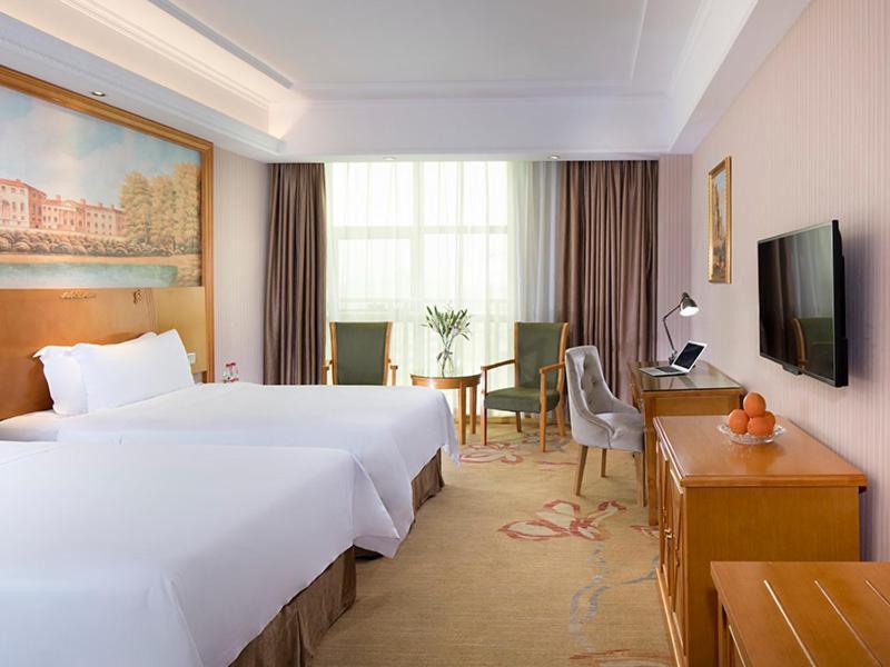 Vienna Hotel Hainan Oriental Avenue Dongfang Exteriör bild