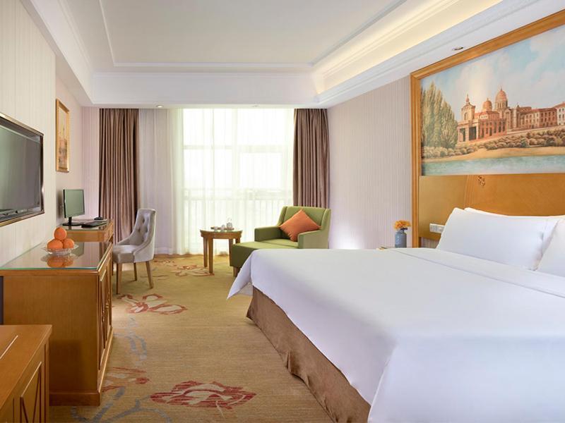 Vienna Hotel Hainan Oriental Avenue Dongfang Exteriör bild