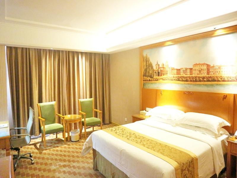 Vienna Hotel Hainan Oriental Avenue Dongfang Exteriör bild